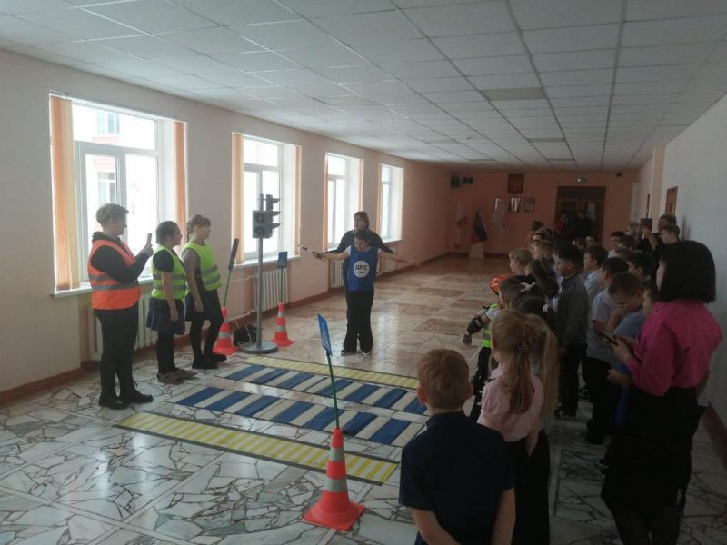 В Хвалынском районе госавтоинспекторы провели для школьников мероприятие